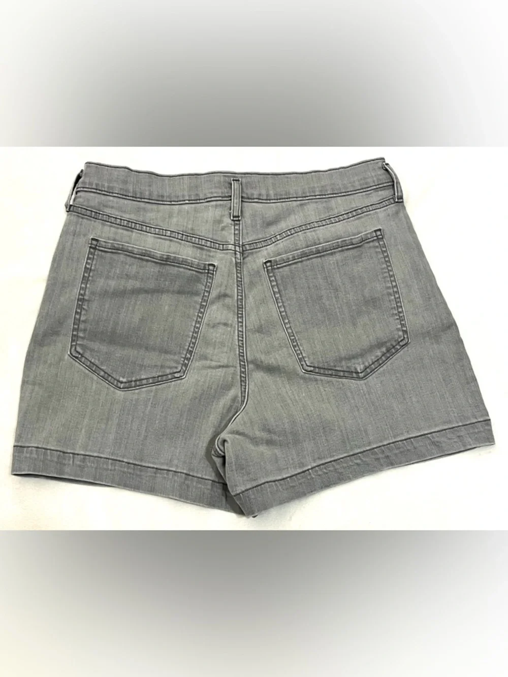 Banana Republic Women’s Light Gray Denim Shorts Plus Size 14
